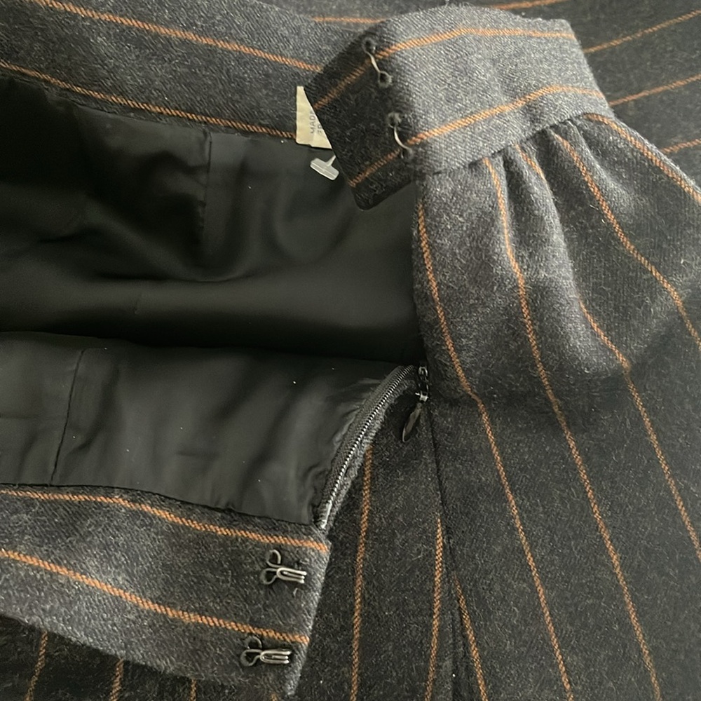 Vintage Givenchy Wool Pinstriped Skirt wool Size  10 Made in France - Picture 5 of 8